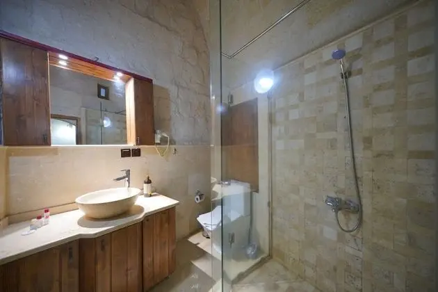 Üç Kişilik Oda