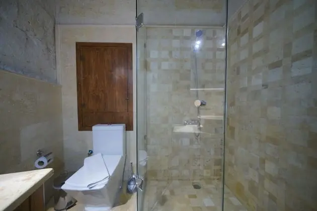 Üç Kişilik Oda