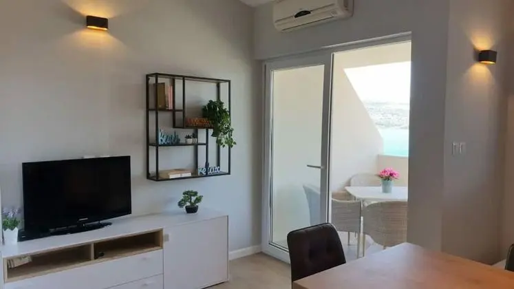 Apart Daire (The View - close to the beach & parki)