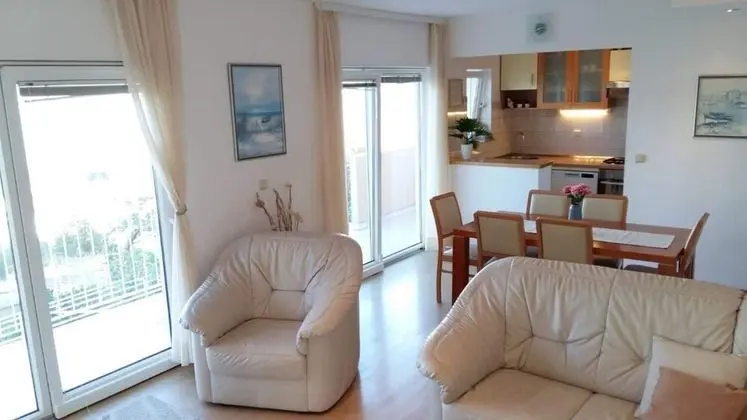 Apart Daire (The View - close to the beach & parki)