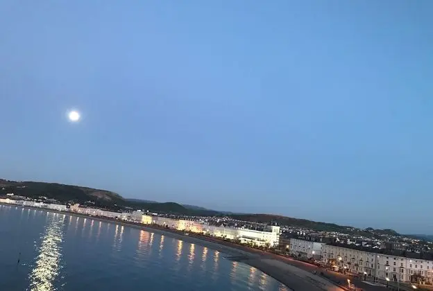 Luxury Tek Büyük Yataklı Oda, Banyolu/Duşlu, Deniz Manzaralı