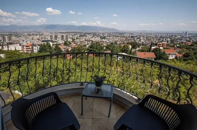 Classic Tek Büyük Yataklı Oda, 1 Büyük (Queen) Boy Yatak, Balkon, Şehir Manzaralı