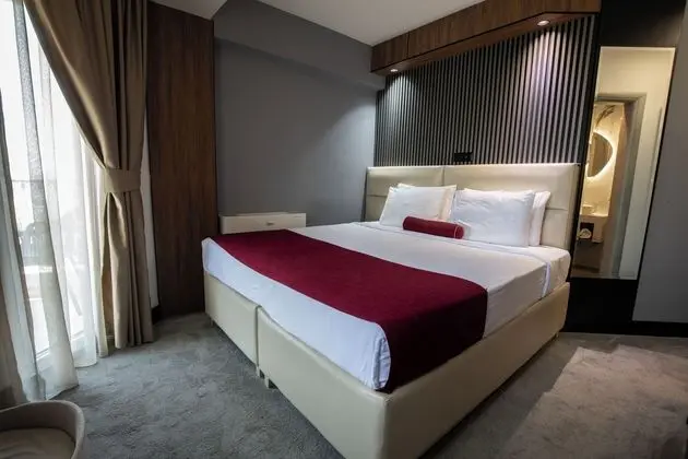 Classic Tek Büyük Yataklı Oda, 1 Büyük (Queen) Boy Yatak, Balkon, Şehir Manzaralı