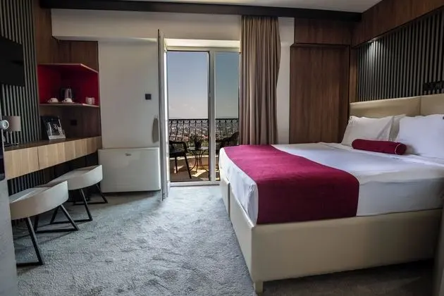 Classic Tek Büyük Yataklı Oda, 1 Büyük (Queen) Boy Yatak, Balkon, Şehir Manzaralı