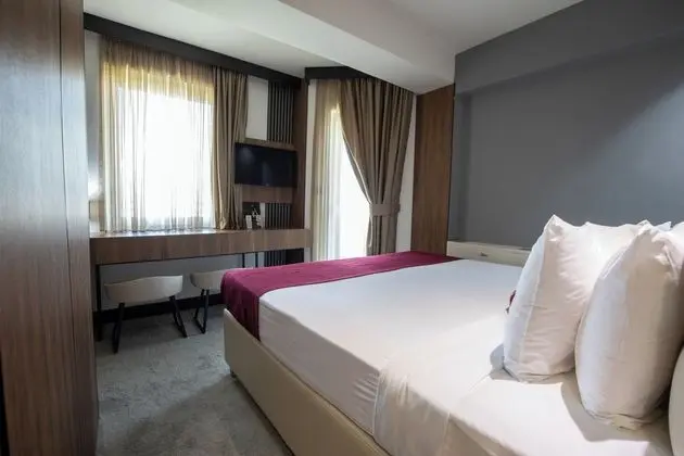 Classic Tek Büyük Yataklı Oda, 1 Büyük (Queen) Boy Yatak, Balkon, Şehir Manzaralı