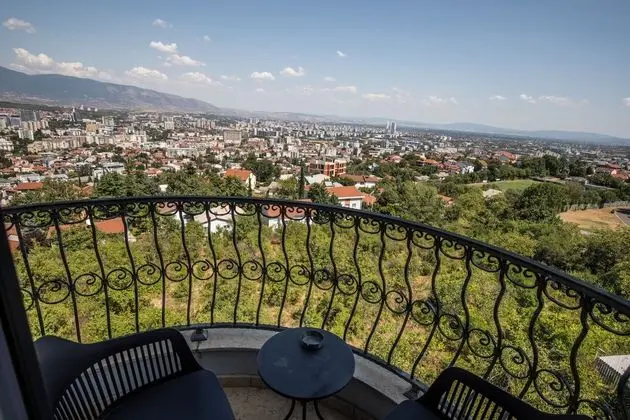 Deluxe Tek Büyük Yataklı Oda, 1 Büyük (Queen) Boy Yatak, Balkon, Şehir Manzaralı
