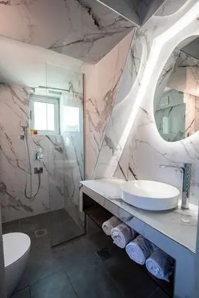 Deluxe Tek Büyük Yataklı Oda, 1 Büyük (Queen) Boy Yatak, Balkon, Şehir Manzaralı