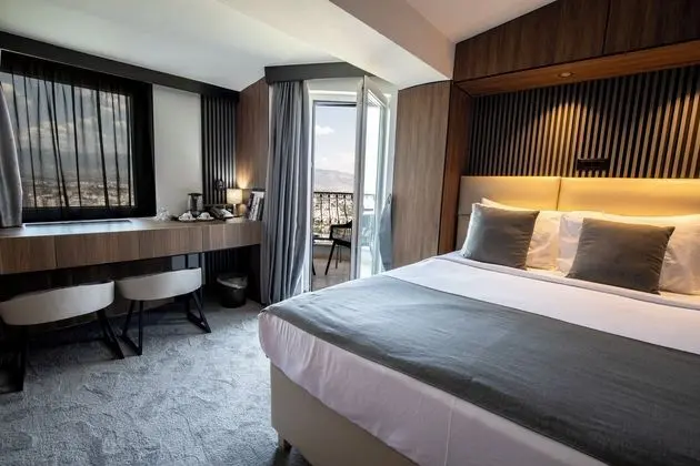 Deluxe Tek Büyük Yataklı Oda, 1 Büyük (Queen) Boy Yatak, Balkon, Şehir Manzaralı