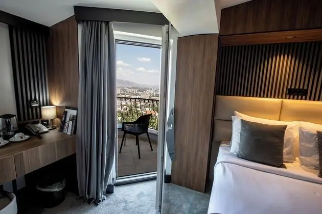 Deluxe Tek Büyük Yataklı Oda, 1 Büyük (Queen) Boy Yatak, Balkon, Şehir Manzaralı