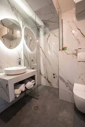 Deluxe Tek Büyük Yataklı Oda, 1 Büyük (Queen) Boy Yatak, Balkon, Şehir Manzaralı