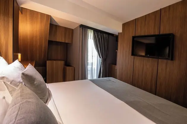 Deluxe Tek Büyük Yataklı Oda, 1 Büyük (Queen) Boy Yatak, Balkon, Şehir Manzaralı
