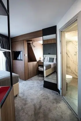 Deluxe Tek Büyük Yataklı Oda, 1 Büyük (Queen) Boy Yatak, Balkon, Şehir Manzaralı