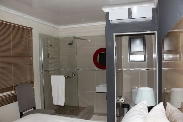 Luxury Tek Büyük Yataklı Oda