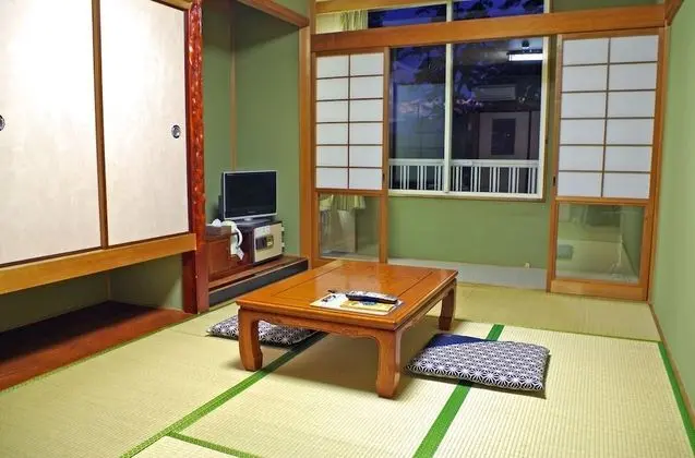 Traditional Oda, Sigara İçilmez, Ortak Banyo (Japanese Style )