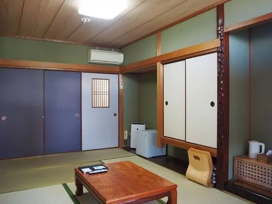Traditional Oda, Sigara İçilmez, Ortak Banyo (Japanese Style )