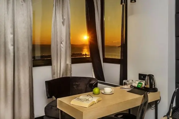 Deluxe Tek Büyük Yataklı Oda, Deniz Manzaralı