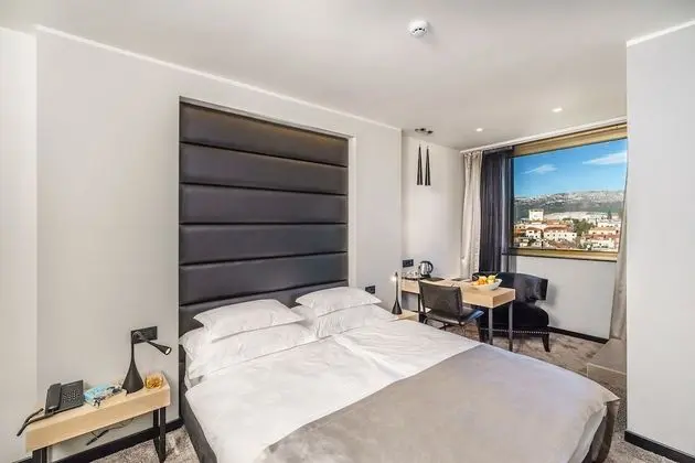 Superior Tek Büyük Yataklı Oda, Şehir Manzaralı