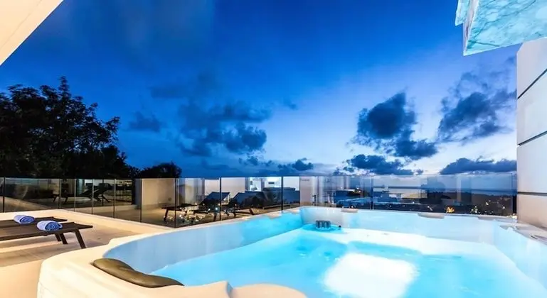Luxury Villa, 2 Bedrooms, Seaview ( Sunset Villas, Jacuzzi)