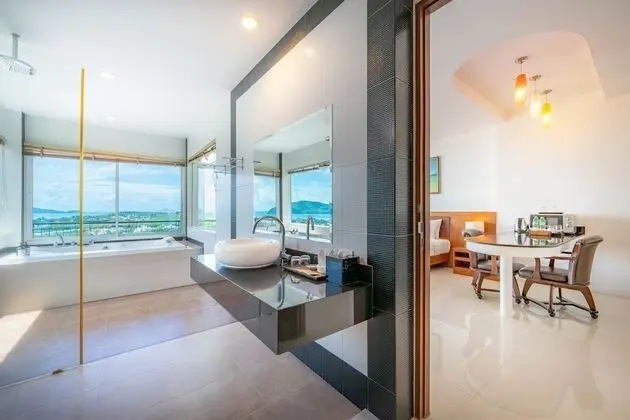Jacuzzi Suite Sea View