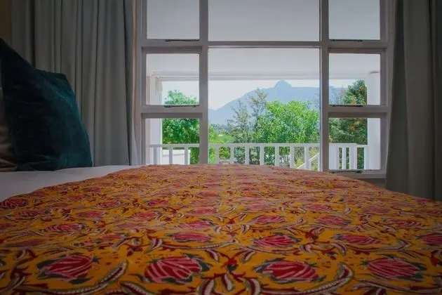Tek Büyük veya İki Ayrı Yataklı Oda, Dağ Manzaralı