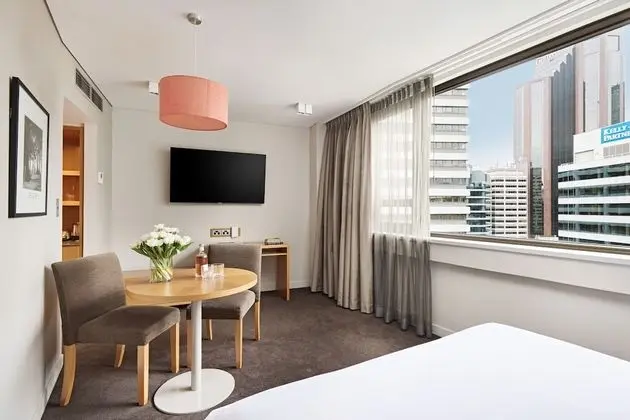 Standard Oda, Şehir Manzaralı (North Sydney CBD View)