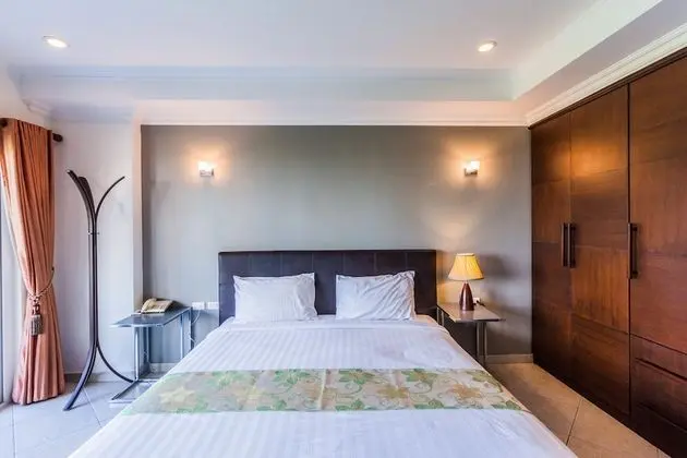 One Bedroom Apartment