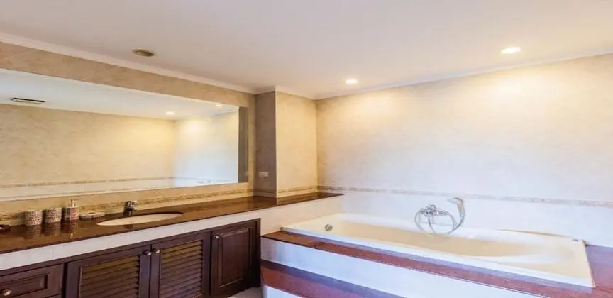 One Bedroom Apartment