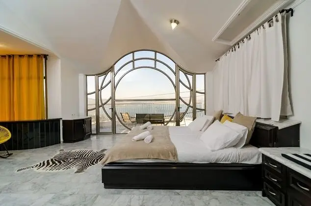 Deluxe Villa