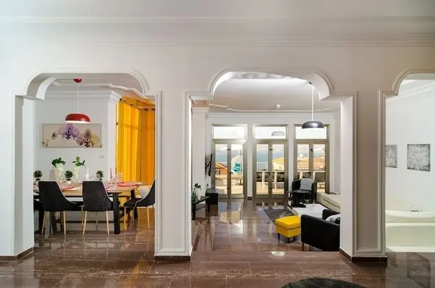 Deluxe Villa