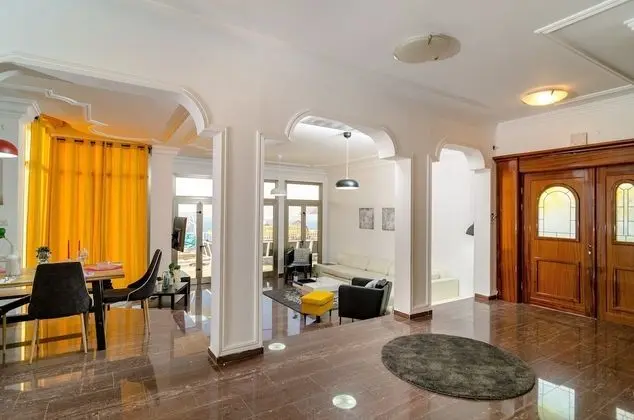 Deluxe Villa