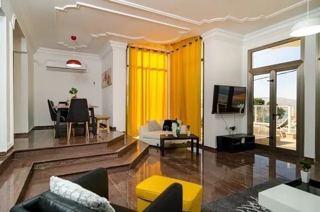 Deluxe Villa