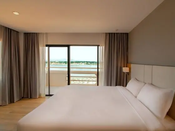 Suite Room with River View