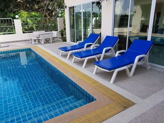 Luxury 5 Bedrooms Private Pool Villa