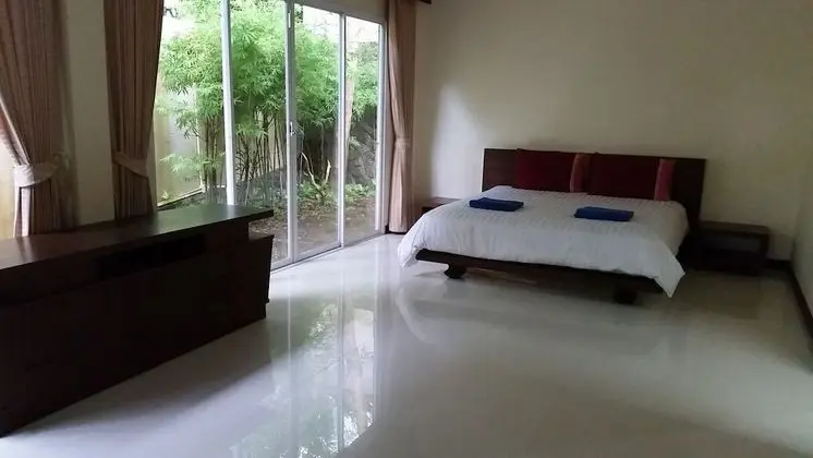 Luxury 5 Bedrooms Private Pool Villa