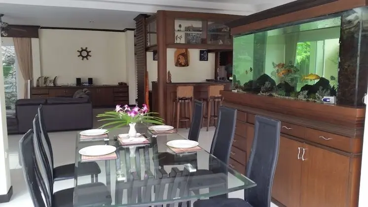 Luxury 5 Bedrooms Private Pool Villa