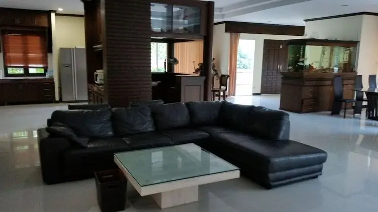 Luxury 5 Bedrooms Private Pool Villa