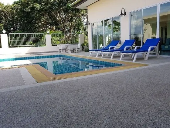 Luxury 5 Bedrooms Private Pool Villa
