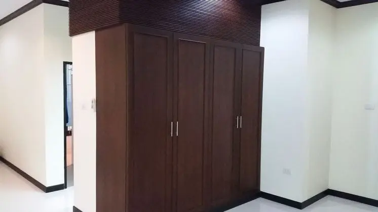 Luxury 5 Bedrooms Private Pool Villa
