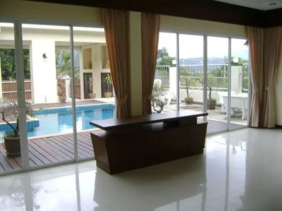 Luxury 5 Bedrooms Private Pool Villa