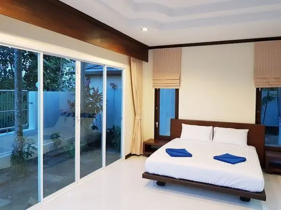 Luxury 5 Bedrooms Private Pool Villa