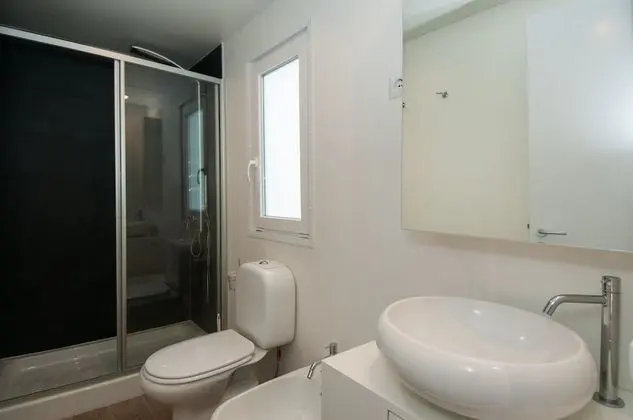 Deluxe Karavan (Pet Friendly)