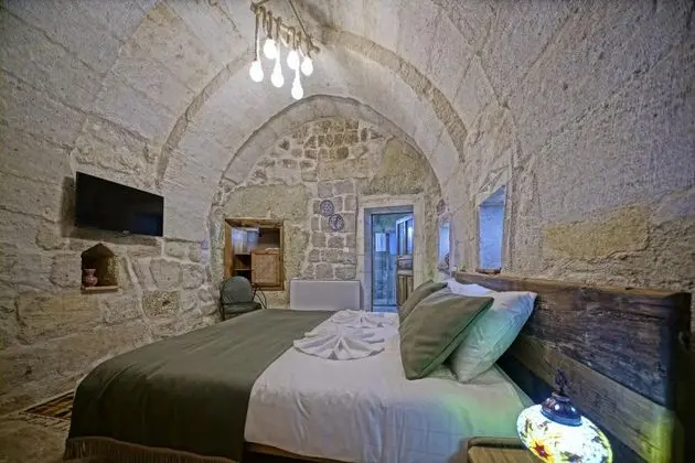 Deluxe Cave, Manzarasız