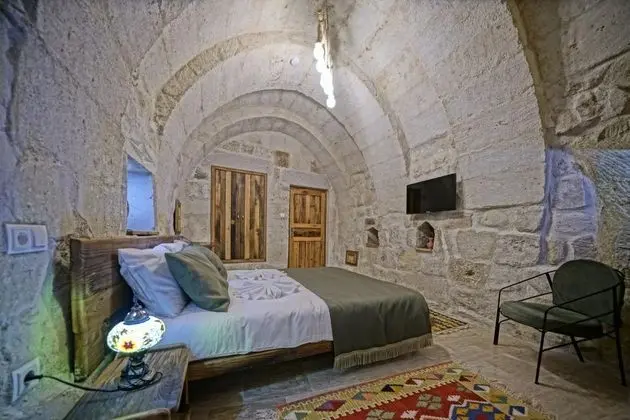Deluxe Cave, Manzarasız