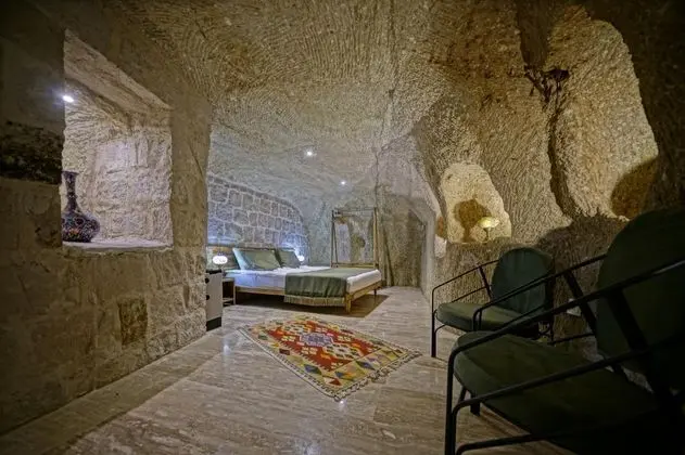 Mağara Oda, Avlu Manzaralı