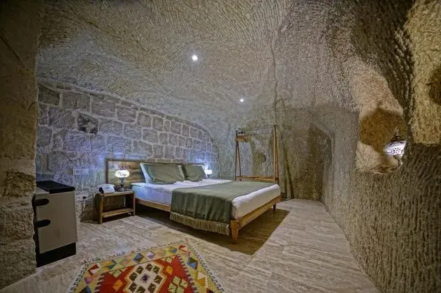 Mağara Oda, Avlu Manzaralı