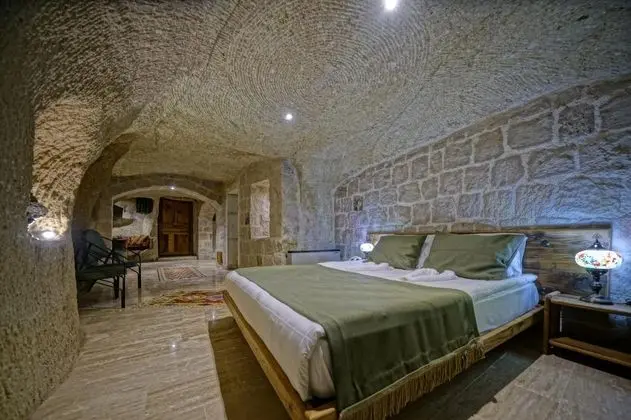 Mağara Oda, Avlu Manzaralı