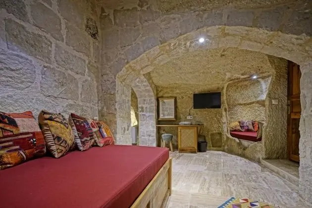 Mağara Oda, Avlu Manzaralı
