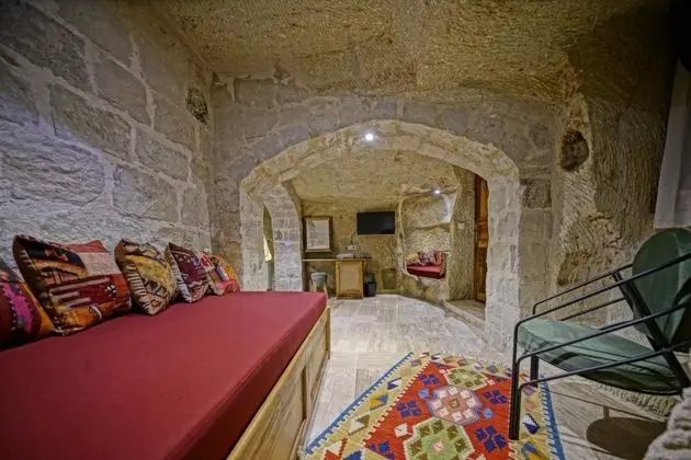 Mağara Oda, Avlu Manzaralı