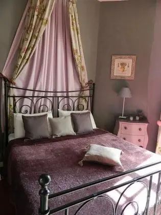 Junior Süit, 1 Büyük (Queen) Boy Yatak, Sigara İçilmez, Avlu Manzaralı