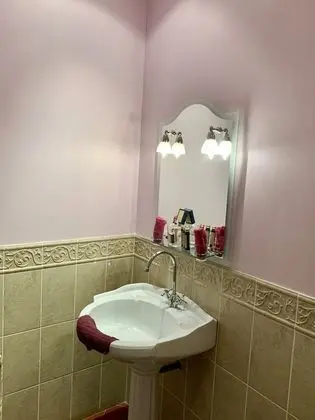 Junior Süit, 1 Büyük (Queen) Boy Yatak, Sigara İçilmez, Avlu Manzaralı